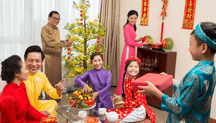 nhung-dieu-thu-vi-ve-tet-co-truyen-bo-me-co-the-day-con